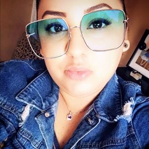 Meet your Posher, Leah